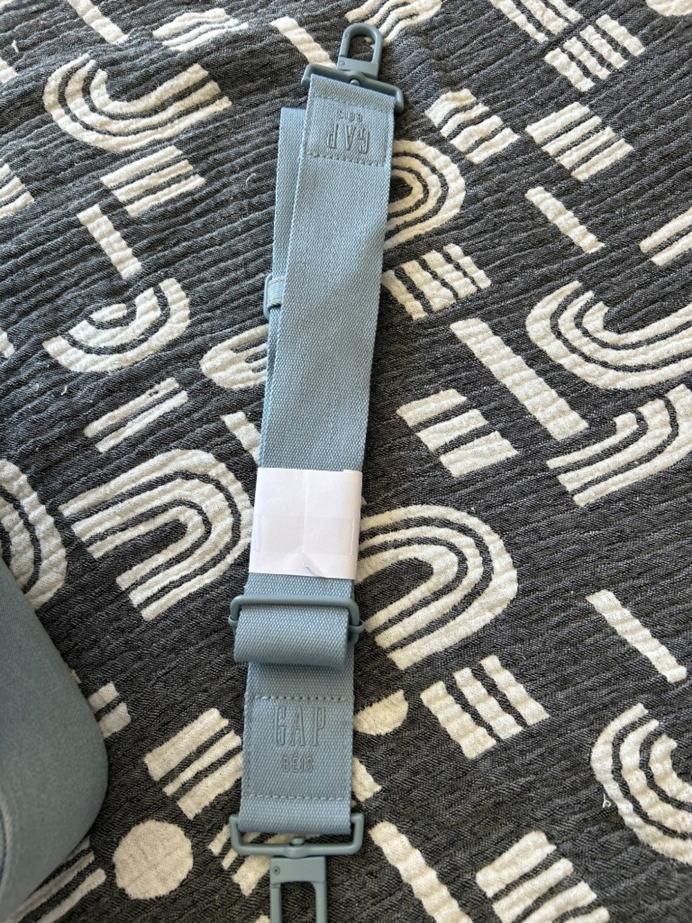 Beis x GAP Weekender Tote - Picture 3 of 11